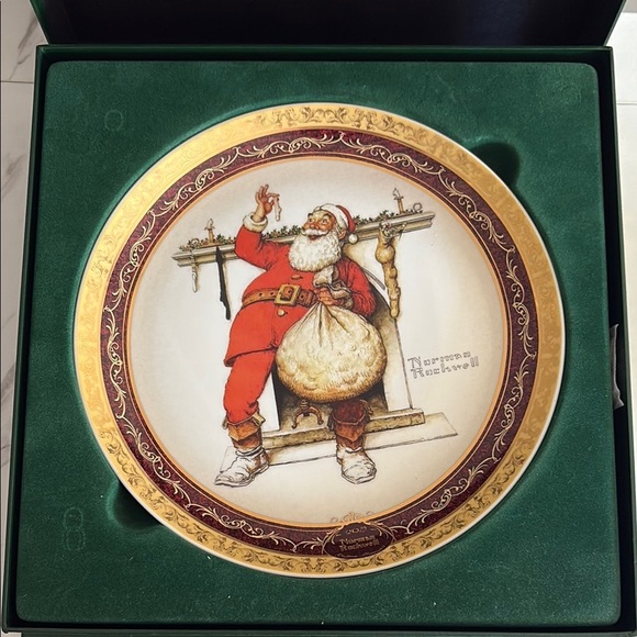 Norman Rockwell Red and Gold Holiday Decor Plate set of 2 - Picture 1 of 7